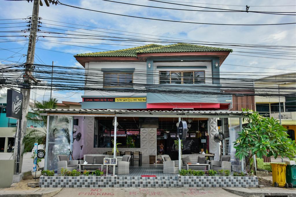 The Wanderlust Hostel Ko Pha Ngan Bagian luar foto